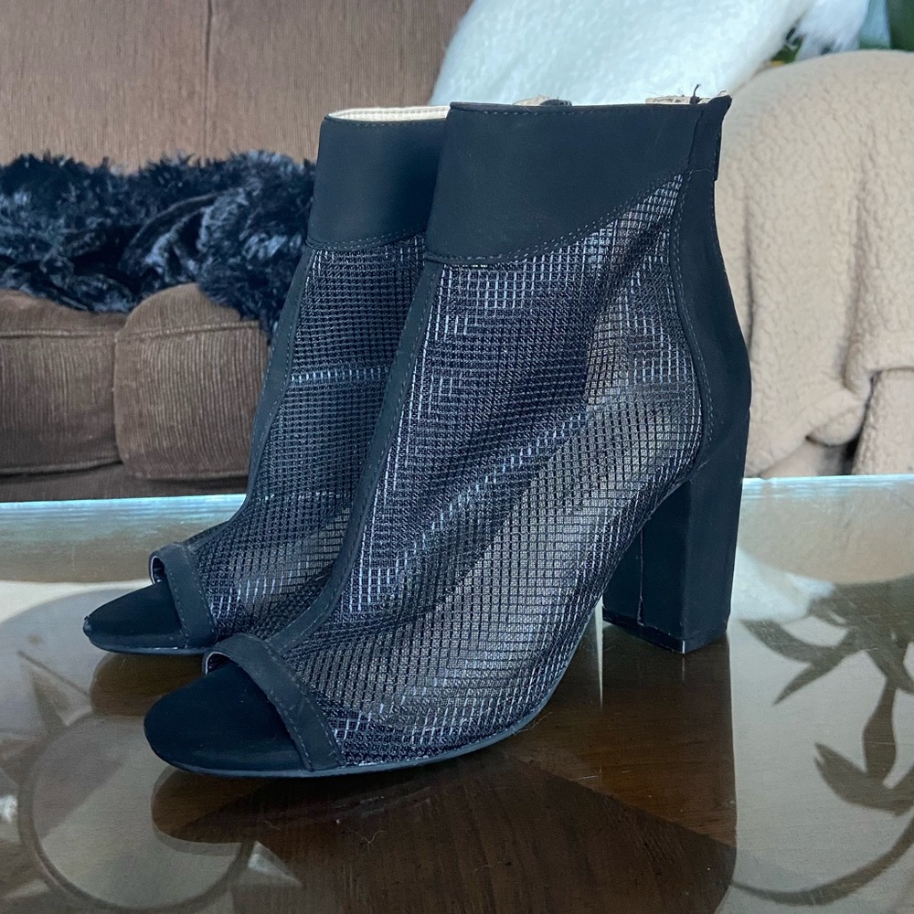 🔸 George 🔸 mesh booties